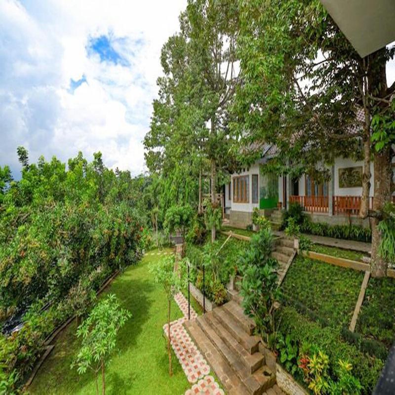 Guest House Gethsemane Salatiga Zewnętrze zdjęcie
